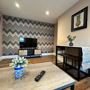 funky-1-bedroom-apartment-next-to-the-sea.brighton-hotels-england.com/