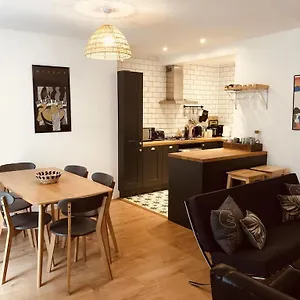 central-brighton-flat-3-bedrooms-sleeps-6-close-to.brighton-hotels-england.com/