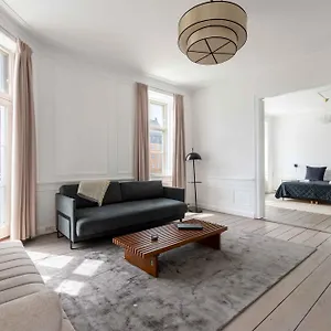 chic-flat-in-vibrant-area-by-canals.copenhagenhotelselect.com/